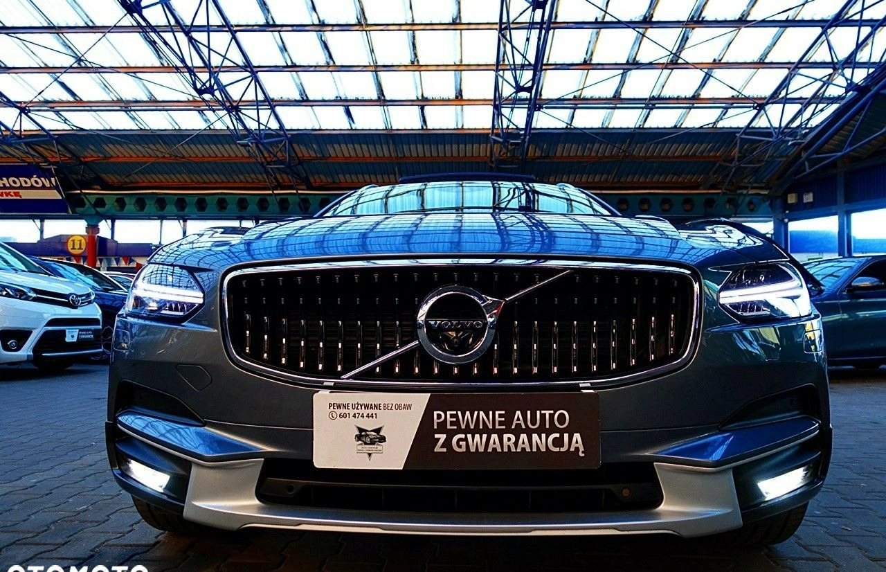 Volvo V90 Cross Country cena 189900 przebieg: 147000, rok produkcji 2019 z Zgierz małe 781